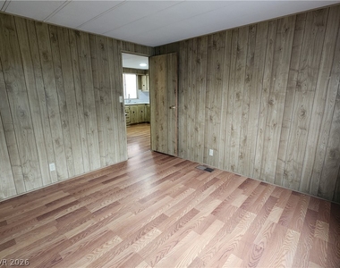 1111 W Hardy Lane - Photo Thumbnail 21