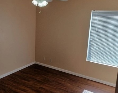 6749 Oak Valley Drive - Photo Thumbnail 8