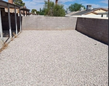 6749 Oak Valley Drive - Photo Thumbnail 6