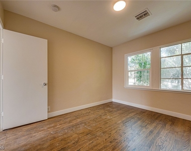 914 S 4th Street - Photo Thumbnail 3