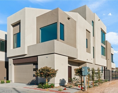 66 Lakefront Drive - Photo Thumbnail 5