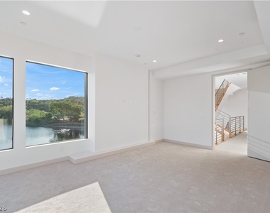 66 Lakefront Drive - Photo Thumbnail 32