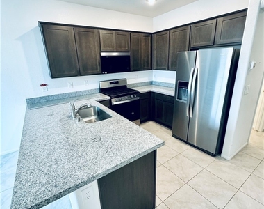 850 Bronzite Street - Photo Thumbnail 22