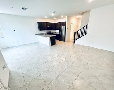 850 Bronzite Street - Photo Thumbnail 24