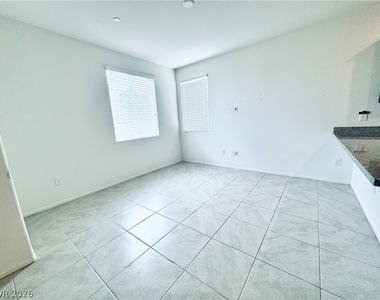 850 Bronzite Street - Photo Thumbnail 23