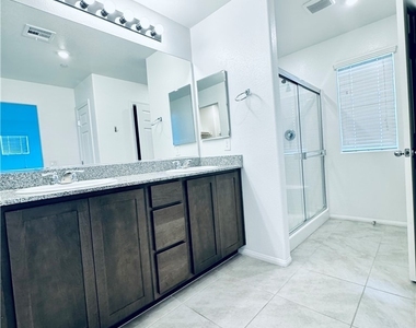 850 Bronzite Street - Photo Thumbnail 13