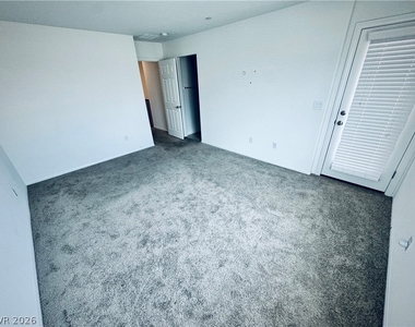 850 Bronzite Street - Photo Thumbnail 15