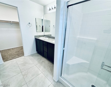 850 Bronzite Street - Photo Thumbnail 10