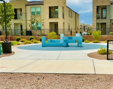850 Bronzite Street - Photo Thumbnail 38