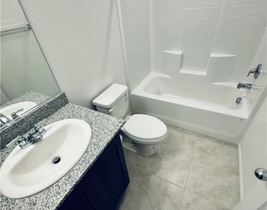 850 Bronzite Street - Photo Thumbnail 33