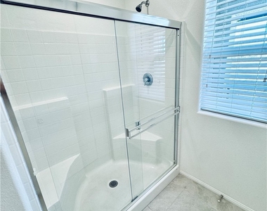 850 Bronzite Street - Photo Thumbnail 12