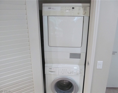 222 Karen Avenue - Photo Thumbnail 15