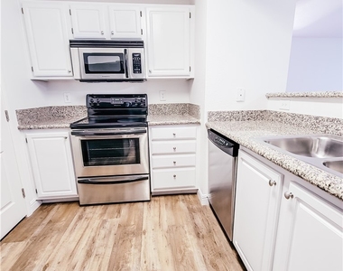 5055 W Hacienda Avenue - Photo Thumbnail 6