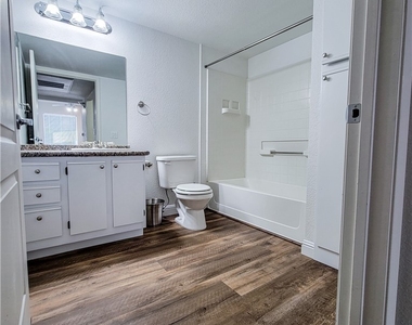 5055 W Hacienda Avenue - Photo Thumbnail 12