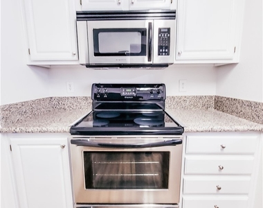 5055 W Hacienda Avenue - Photo Thumbnail 11
