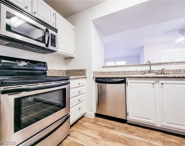 5055 W Hacienda Avenue - Photo Thumbnail 9