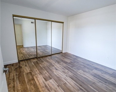 5055 W Hacienda Avenue - Photo Thumbnail 13