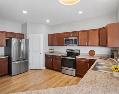 4809 Lepinske Farm Place - Photo Thumbnail 10