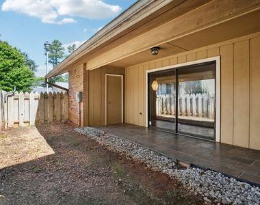 2035 Powers Ferry Trace Se - Photo Thumbnail 21