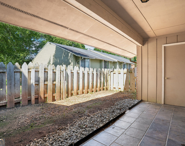 2035 Powers Ferry Trace Se - Photo Thumbnail 22