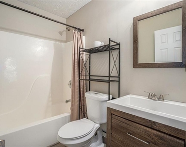 3610 Boneville Drive - Photo Thumbnail 4