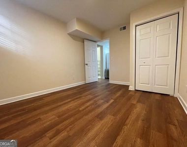2106 Pawnee Drive Se - Photo Thumbnail 6