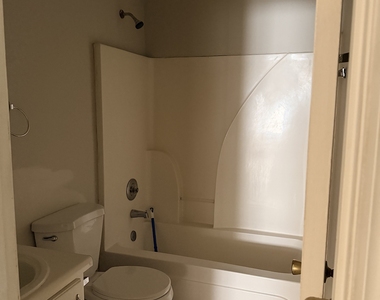 128 Shadowbrooke Circle - Photo Thumbnail 17