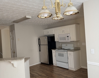 128 Shadowbrooke Circle - Photo Thumbnail 2
