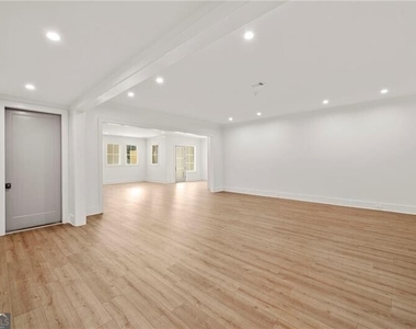 1074 Moores Mill Road Nw - Photo Thumbnail 37