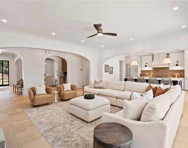 1074 Moores Mill Road Nw - Photo Thumbnail 10