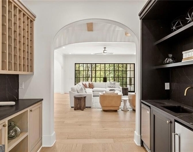 1074 Moores Mill Road Nw - Photo Thumbnail 9