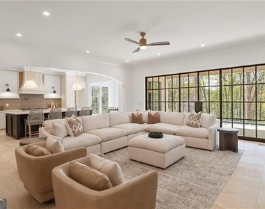 1074 Moores Mill Road Nw - Photo Thumbnail 13