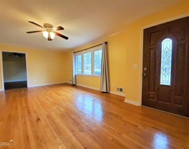 48 Leigh Street - Photo Thumbnail 2