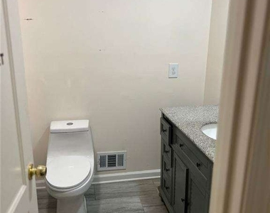 2768 Majestic Circle - Photo Thumbnail 7