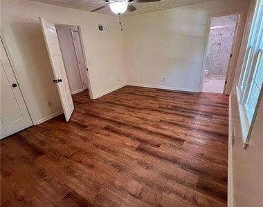 2768 Majestic Circle - Photo Thumbnail 4