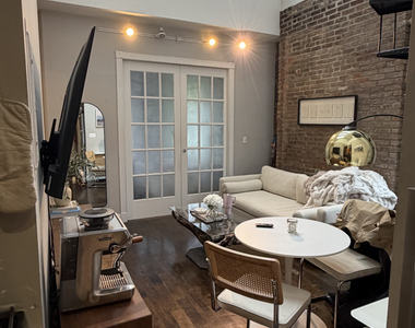250 Mott Street - Photo Thumbnail 3
