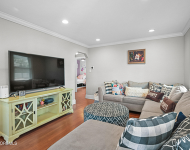 57 Villa Place - Photo Thumbnail 8