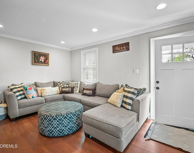 57 Villa Place - Photo Thumbnail 9