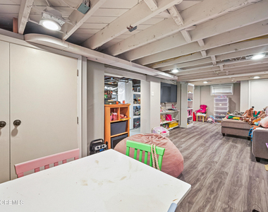 57 Villa Place - Photo Thumbnail 27