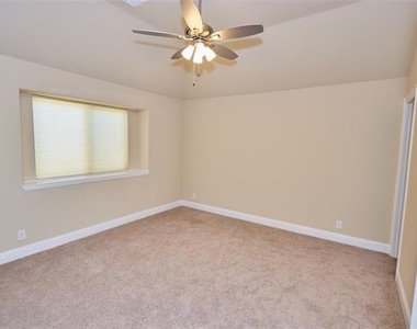 1460 Waterton Drive - Photo Thumbnail 20