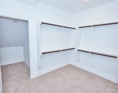 1460 Waterton Drive - Photo Thumbnail 12