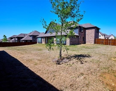 1460 Waterton Drive - Photo Thumbnail 21