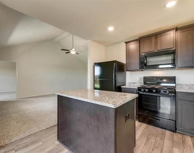 3039 Boran Drive - Photo Thumbnail 5