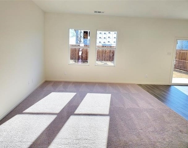 1901 Marquette Road - Photo Thumbnail 3