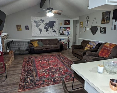 422 Thoreau Lane - Photo Thumbnail 4