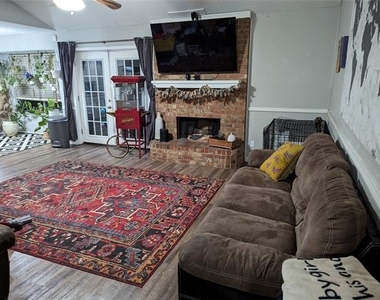 422 Thoreau Lane - Photo Thumbnail 3