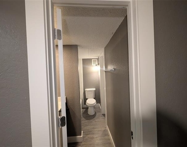 6709 Ridgecrest Court - Photo Thumbnail 10