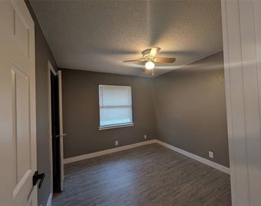 6709 Ridgecrest Court - Photo Thumbnail 9