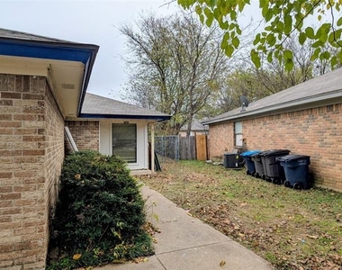 6709 Ridgecrest Court - Photo Thumbnail 2