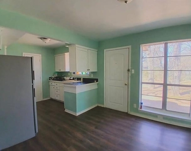 6811 Marla Drive - Photo Thumbnail 2